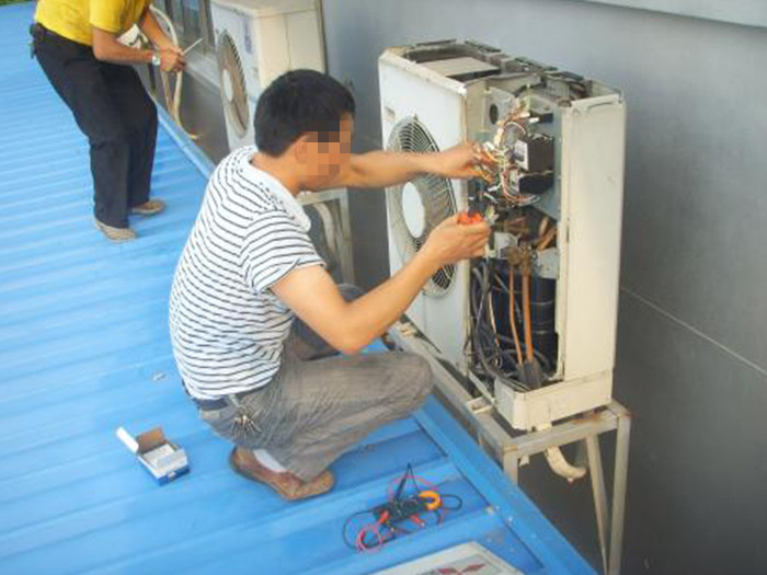 济南吴家堡西客站空调加氟